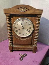 Antico Orologio a Mantello