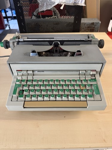 Macchina scrivere olivetti - da,