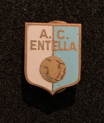 Entella distintivo calcio pin - calcio,