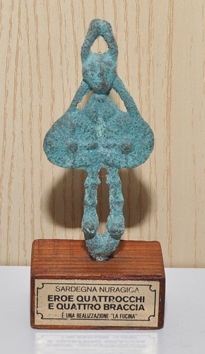 Piccola statua bronzo - statua, sardegna