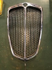 Mascherina del radiatore Lancia Appia C10 S1 1954 griglia anteriore epoca