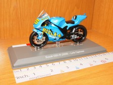 SUZUKI GSV-R 2009 LORIS CAPIROSSI 1/18 MOTO-GP #65 RIZLA+ MOTOGP