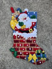 Calza natalizia vintage Bucilla JOLLY CHIMNEY SANTA 18” paillettes feltro 89543E