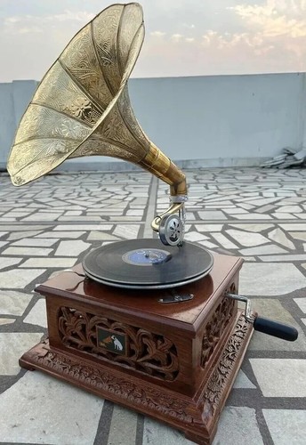 Grammofono vintage fatto - , a