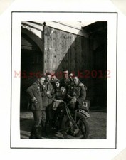 Foto, Pz.-Abw.-Apz.28 DEU1939: rilevatore radar con bella cameriera al centro...