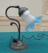 Lampada da tavolo con vetro a tulipano colorato