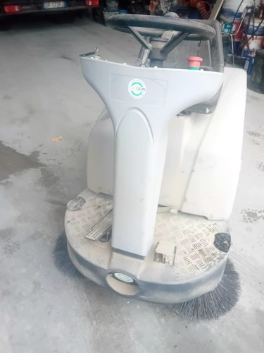 Spazzatrice batteria uomo - a,