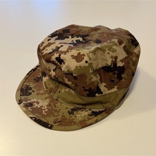 Cappello militare mimetico