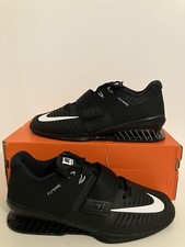 Nuove scarpe da sollevamento