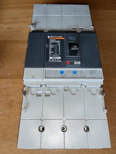 Compact ns250n schneider - compact,