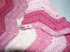 Coperta all'uncinetto fatta a mano a punto chevron in  misto lana 150 x 94