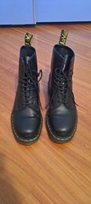 Stivali dr. martens 45, colore nero. Indossati poche volte, ottime condizioni.