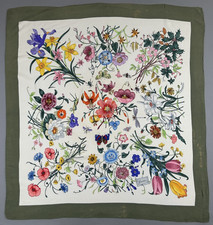 Authentique foulard vintage  "