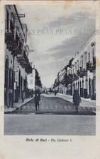 Cartolina 1927 Mola di Bara (BA). Via Umberto I. Animata. Bella. Rarissima.