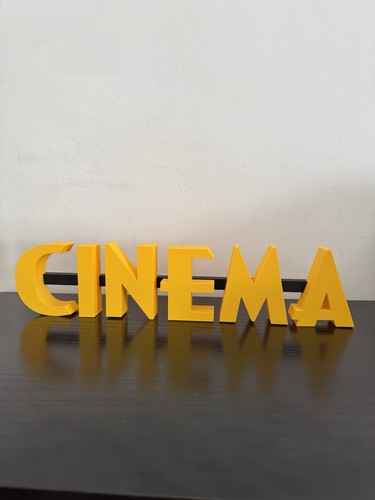 Scritta cinema tavolo - cinema,