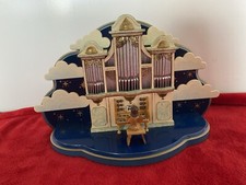 Organo vintage con suonatore