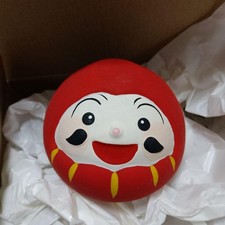 Red Daruma Craft, Maschera