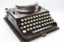 Remington portatile 1920-30 Macchina da scrivere tastiera Italiana con custodia