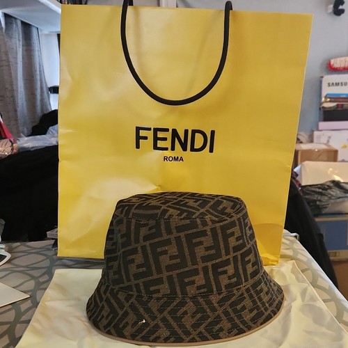 Cappello secchiello - a,