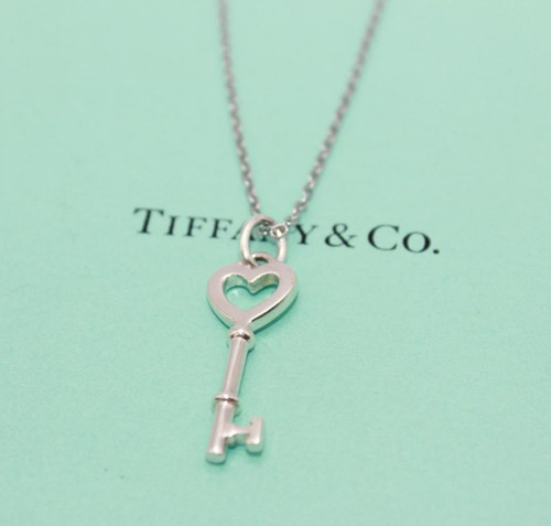 Collana con ciondolo chiave
