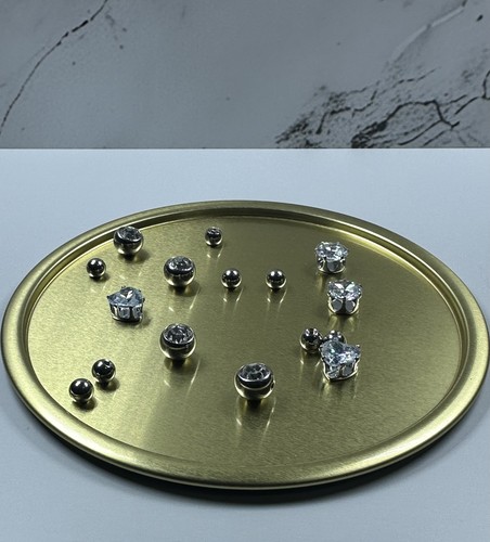 Anello finto con bottone