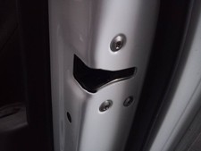 RIGHT REAR DOOR LOCK / 2476824