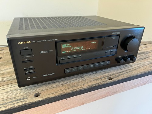 Amplificatore stereo integrato