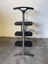 scaletta , robusta, richiudibile in acciaio grigio scuro gradini plast da casa