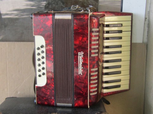 Fisarmonica vintage tedesca