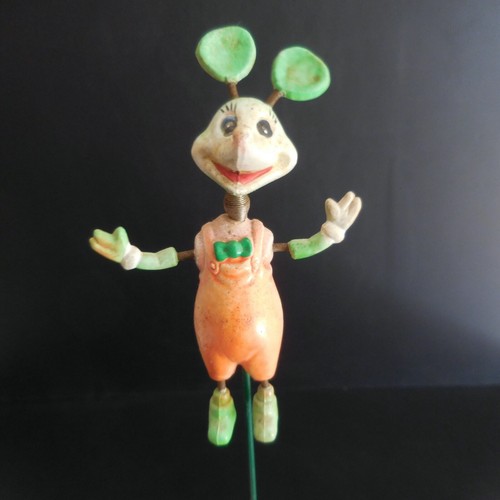 Figurine sculpture mobile