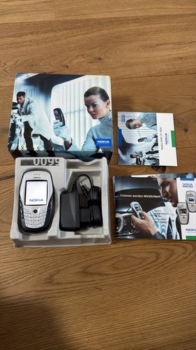 Nokia 6600 smartphone