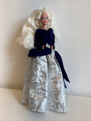 Vtg winter velvet barbie - ✨,