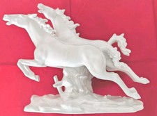 Statua in porcellana Wallendorf - Due cavalli che salgono, bianca, rara. Ottime condizioni.