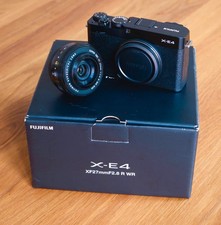 Fujifilm X-E4 e XF obiettivo