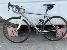 Bici da corsa in titanio