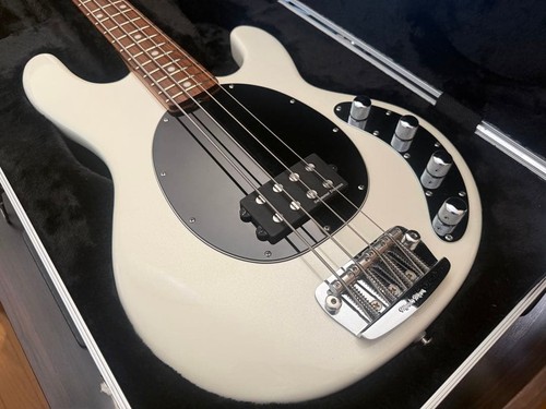 Music man stingray white - man,