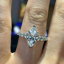 2CT Marquise Diamanti Finti