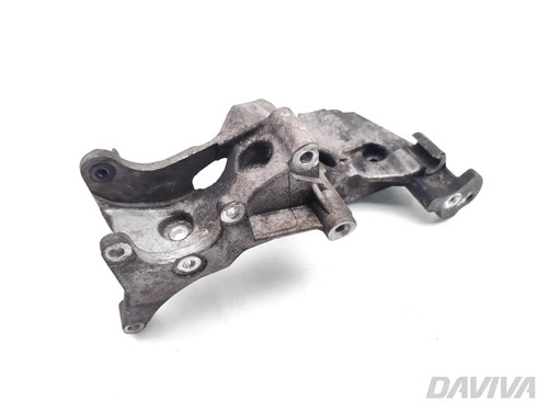 Supporto montaggio alternatore