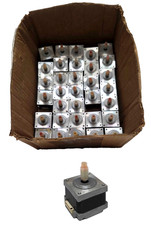 Lotto 34 motori passo-passo Nidec Japan Servo Corp KH39GM2 010 inutilizzati