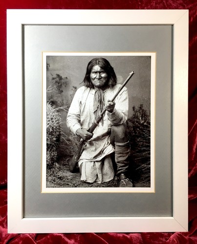 Framed photo print geronimo - framed, of