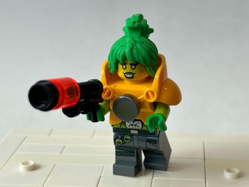 Lego toxikita con armatura - lego,