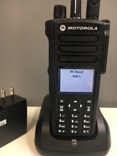 Motorola XPR7550 VHF 136-174 MHz 5 W radio DMR AAH56JDN9KA1AN