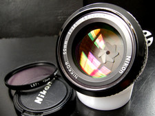 BELLISSIMO NIKON NIKKOR 50mm F