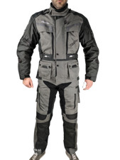 Tuta completo moto 4 stagioni giacca pantaloni anti acqua pioggia con protezioni