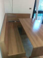 Tavolo con relativa cassapanca in legno colore marrone, come da foto come nuova