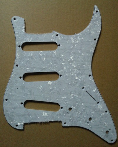Battipenna stratocaster bianco - battipenna,