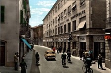 Alessandria Casale via Roma , auto e biciclette epoca F. Grande non spedita