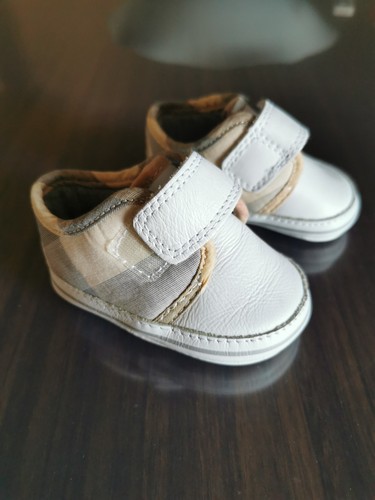 Burberry scarpe neonato beige