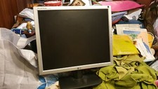 DESCTOP MONITOR COMPUTER LG