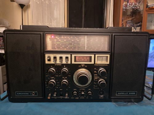 Vecchia radio boombox - vecchia,